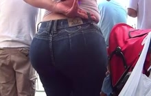 Super hot Latin big ass in a public